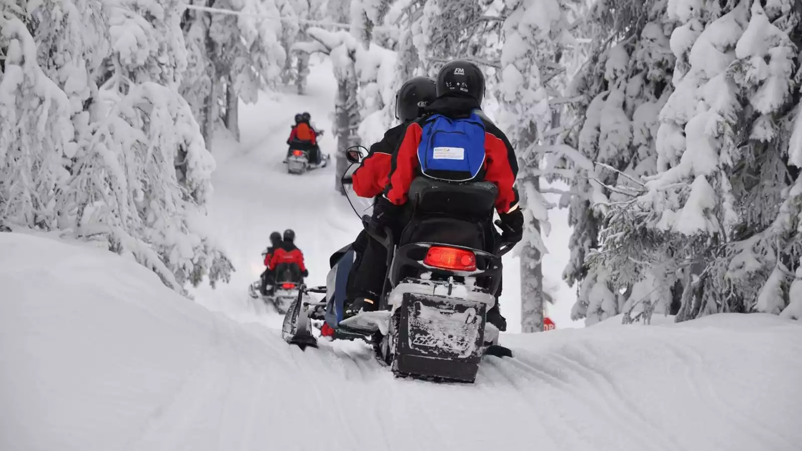 Sneeuwscootersafari en Finse sauna avond